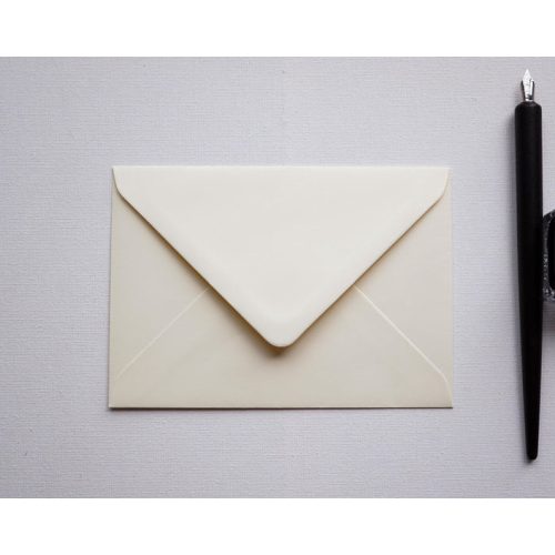 Ivory boríték textúrált papírból- C6 