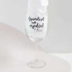 Feliratozott borospohár