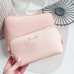 Feliratozott kozmetikai táska/neszeszer