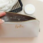 Feliratozott kozmetikai táska/neszeszer