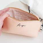 Feliratozott kozmetikai táska/neszeszer