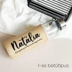 Natúr névre szóló üvegkulacs személyes tulajdonságokkal