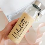 Natúr névre szóló üvegkulacs személyes tulajdonságokkal