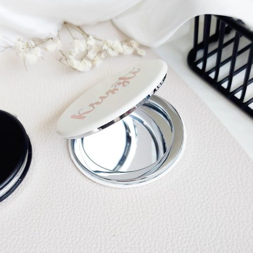 Feliratozott tükör