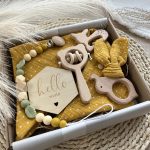 Babaváró ajándékcsomag - Sárga fehér pöttyös