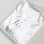 Készülődős köntös egyedi felirattal - fehér