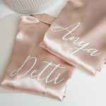 Készülődős köntös egyedi felirattal - púder-mályva