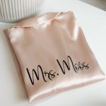 Készülődős köntös egyedi felirattal - púder-mályva