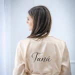 Készülődős köntös egyedi felirattal - világos pezsgő