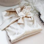 Készülődős köntös egyedi felirattal - világos pezsgő