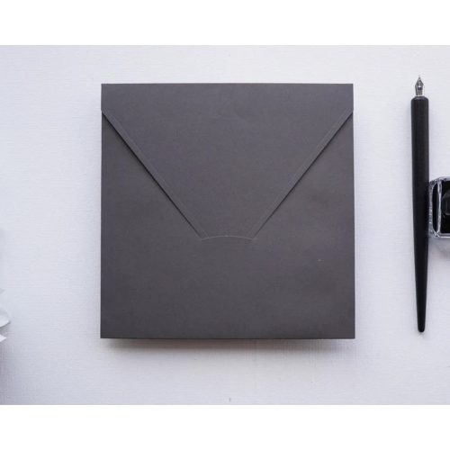 Z1116- Antracit színű boríték - 17.8 cm x 18 cm
