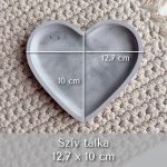 Két kezdőbetűs szív tálka kalligrafikus betűtípussal és dátummal 