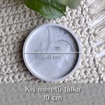 Két kezdőbetűs kis tálka kalligrafikus betűtípussal 